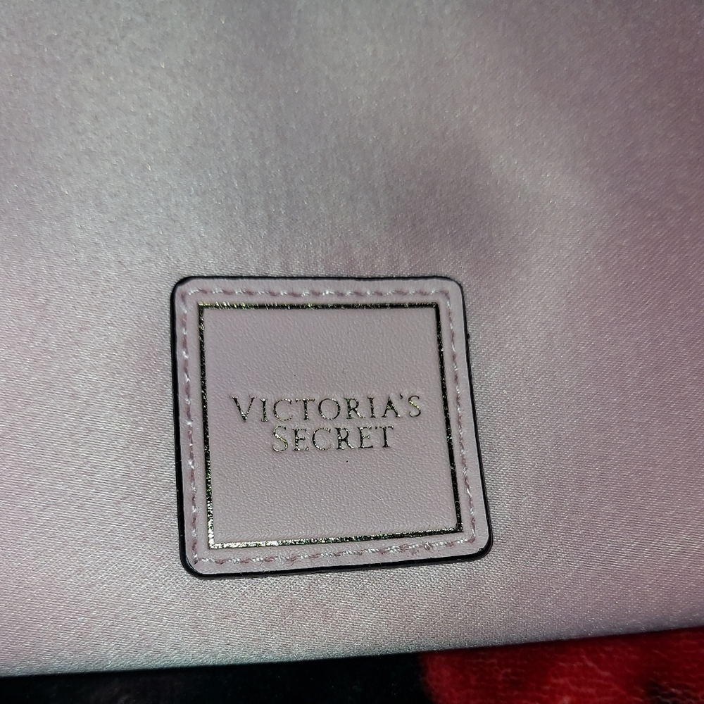 Victoria secret Scrunch bag NWT - Picture 4 of 9